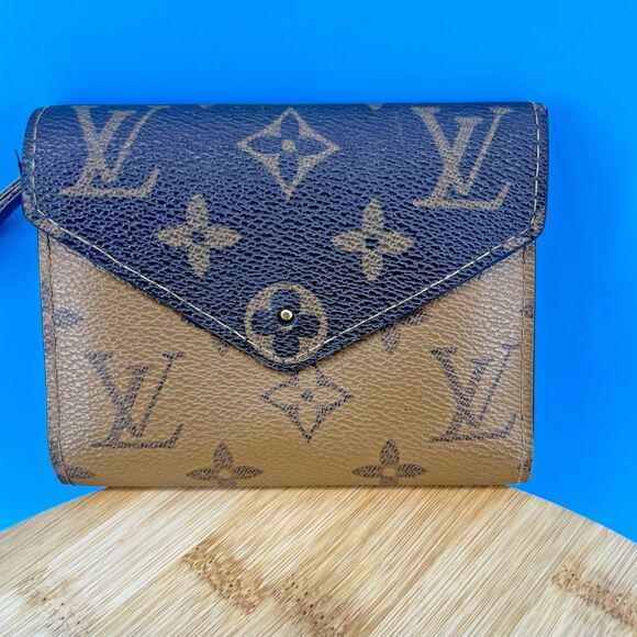 Louis Vuitton Leather Wallet for Women - Brown (Victorine Wallet) - Picture 3 of 5